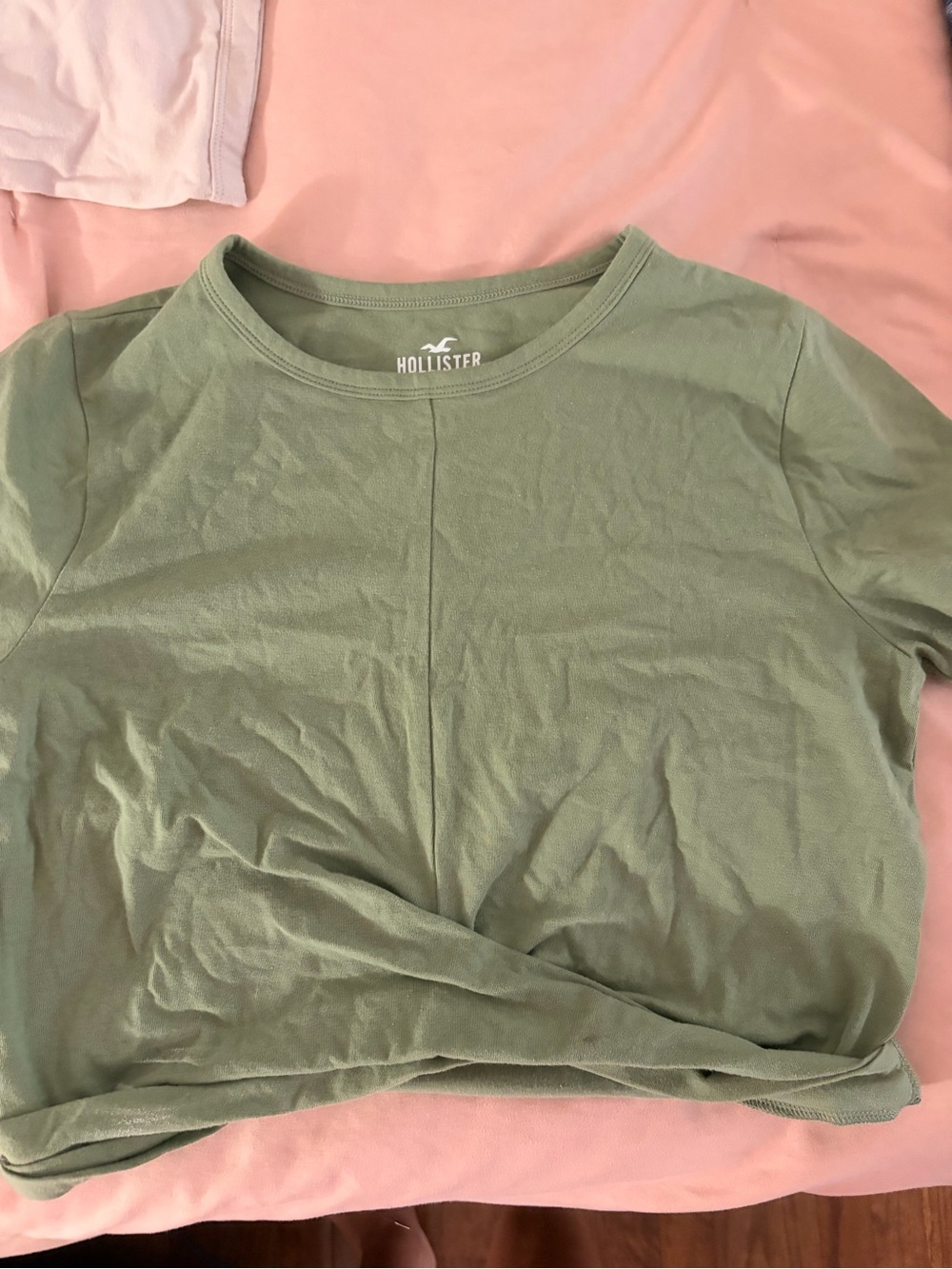 Hollister Women's Sage Green Crew Neck Tee